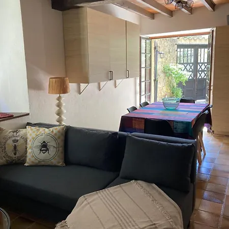 Holiday home Maison 2 Avec Cour Interieure Alet-les-Bains