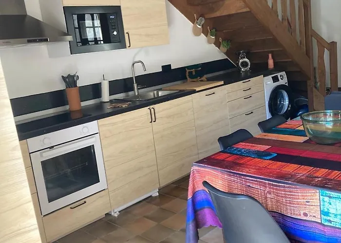 Maison 2 Avec Cour Interieure Дом отдыха *